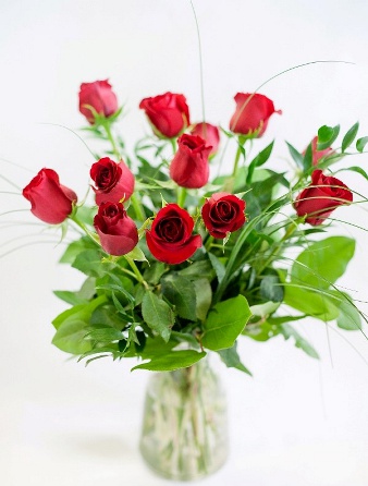 Dozen Roses In Vase  |  Periwinkle Flowers Toronto